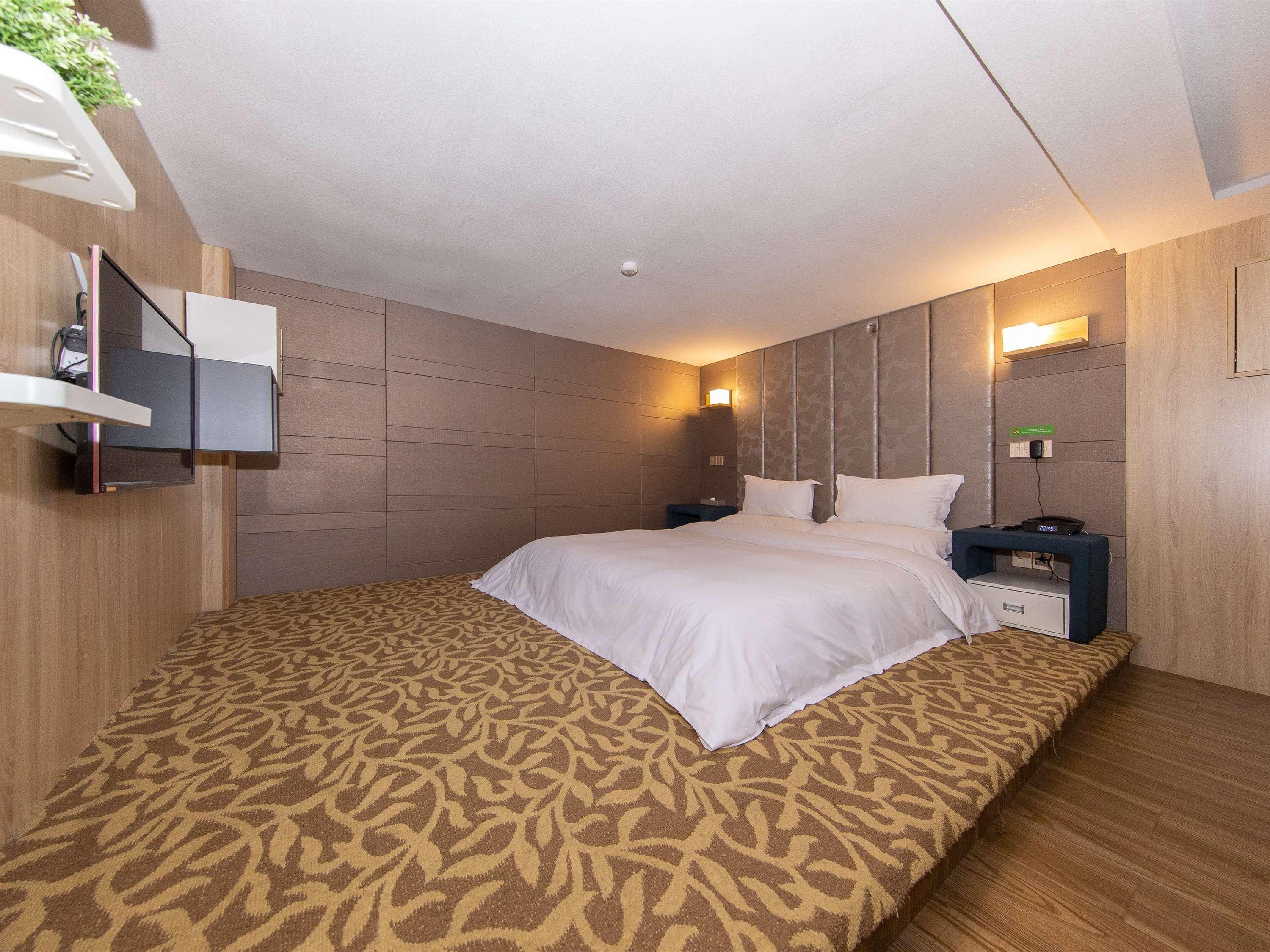 Ibis Styles Nantong Development Zone Shimao Plaza Hotell Eksteriør bilde